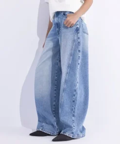 Hot Sapphire Barrel Fit Jeans Mid Blue Wash