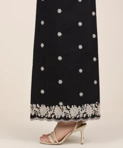 Best Sapphire Embroidered Cambric Flared Pants Black