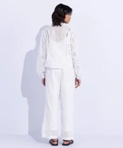 Outlet Sapphire Lace Insert Embroidered Top White