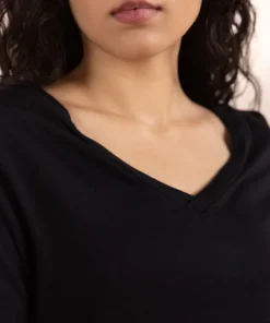 Discount Sapphire V-Neck T-Shirt Black